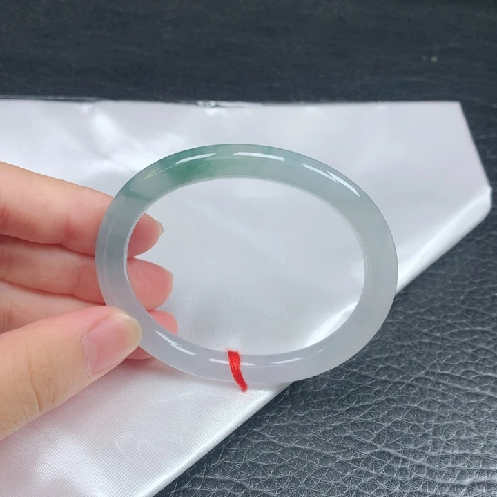 翡翠手镯（贵妃镯）未镶嵌