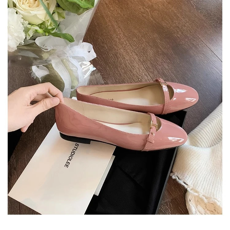 春季平跟鞋子防滑圆头单鞋通勤平底一脚蹬跟鞋仙女风