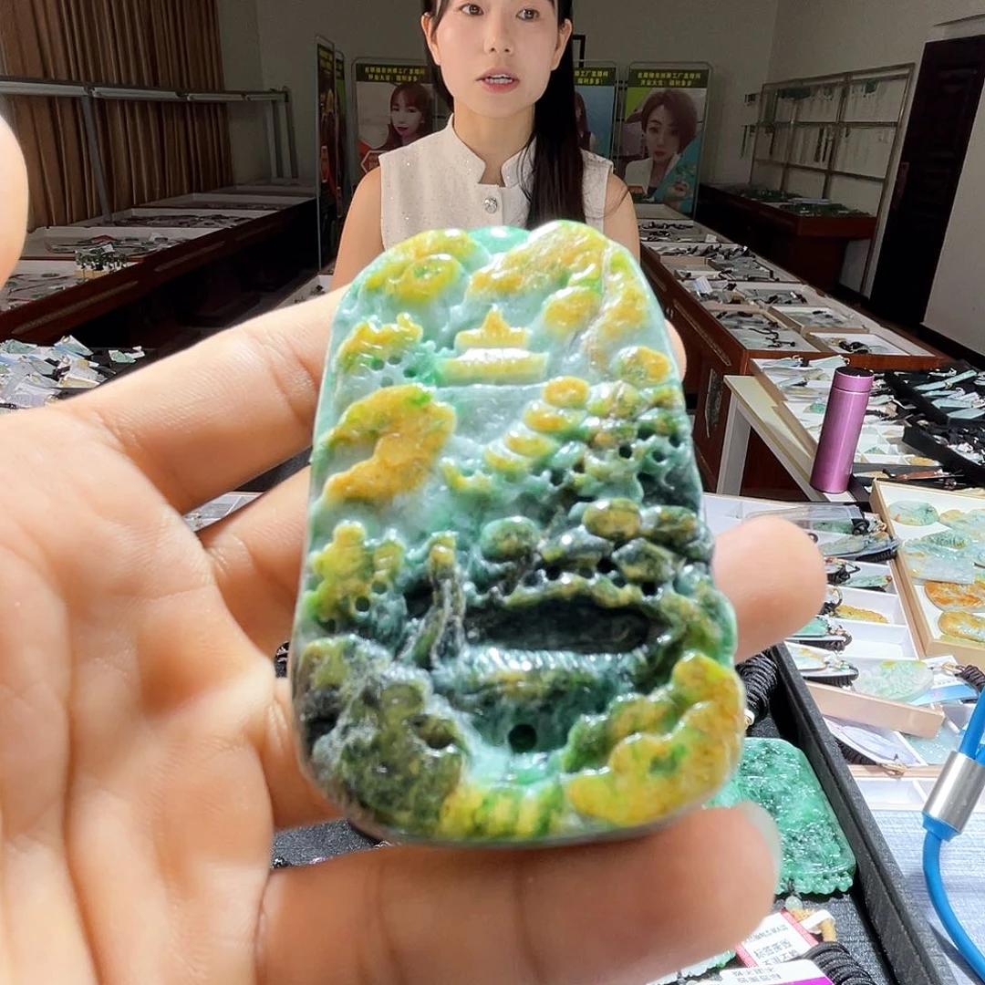 翡翠未镶嵌颈饰一