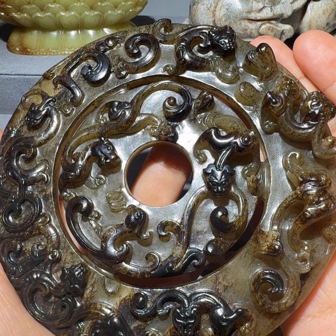 昌***家和田玉未镶嵌挂件