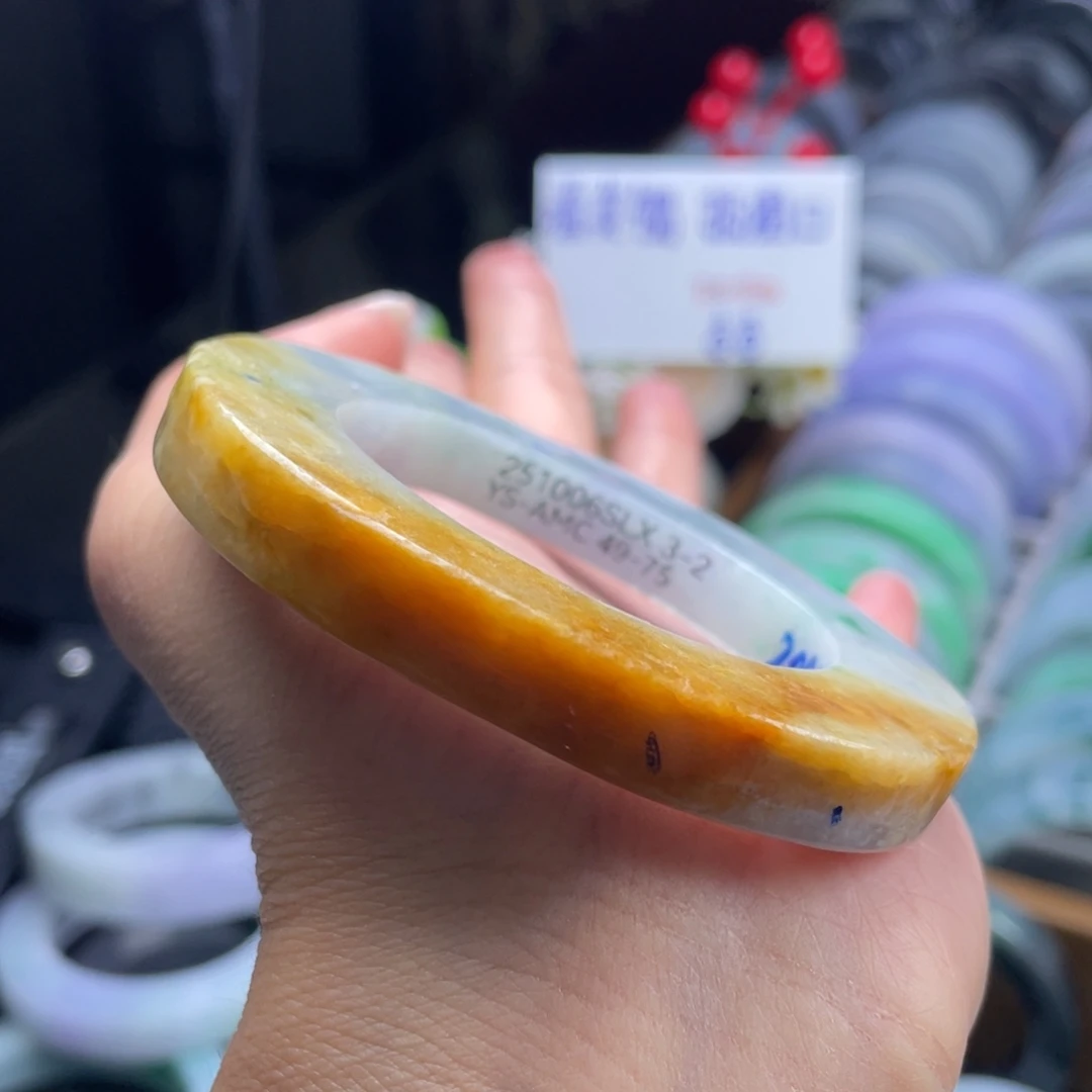 定制翡翠未镶嵌翡翠手镯