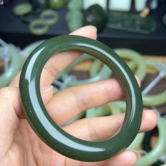 和田玉手镯未镶嵌57