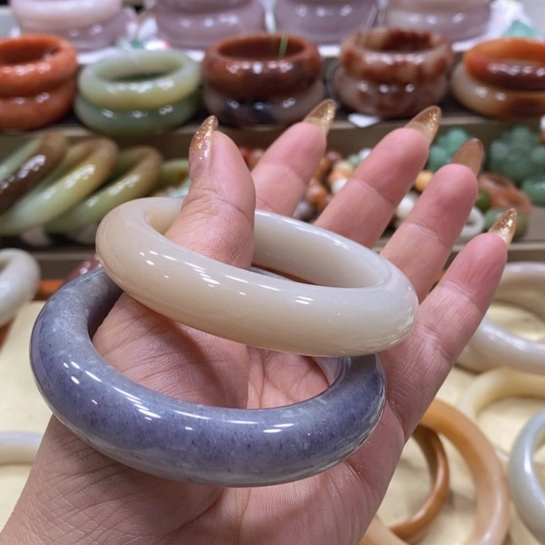 【闪购商品】未镶嵌手镯石英质玉朦*