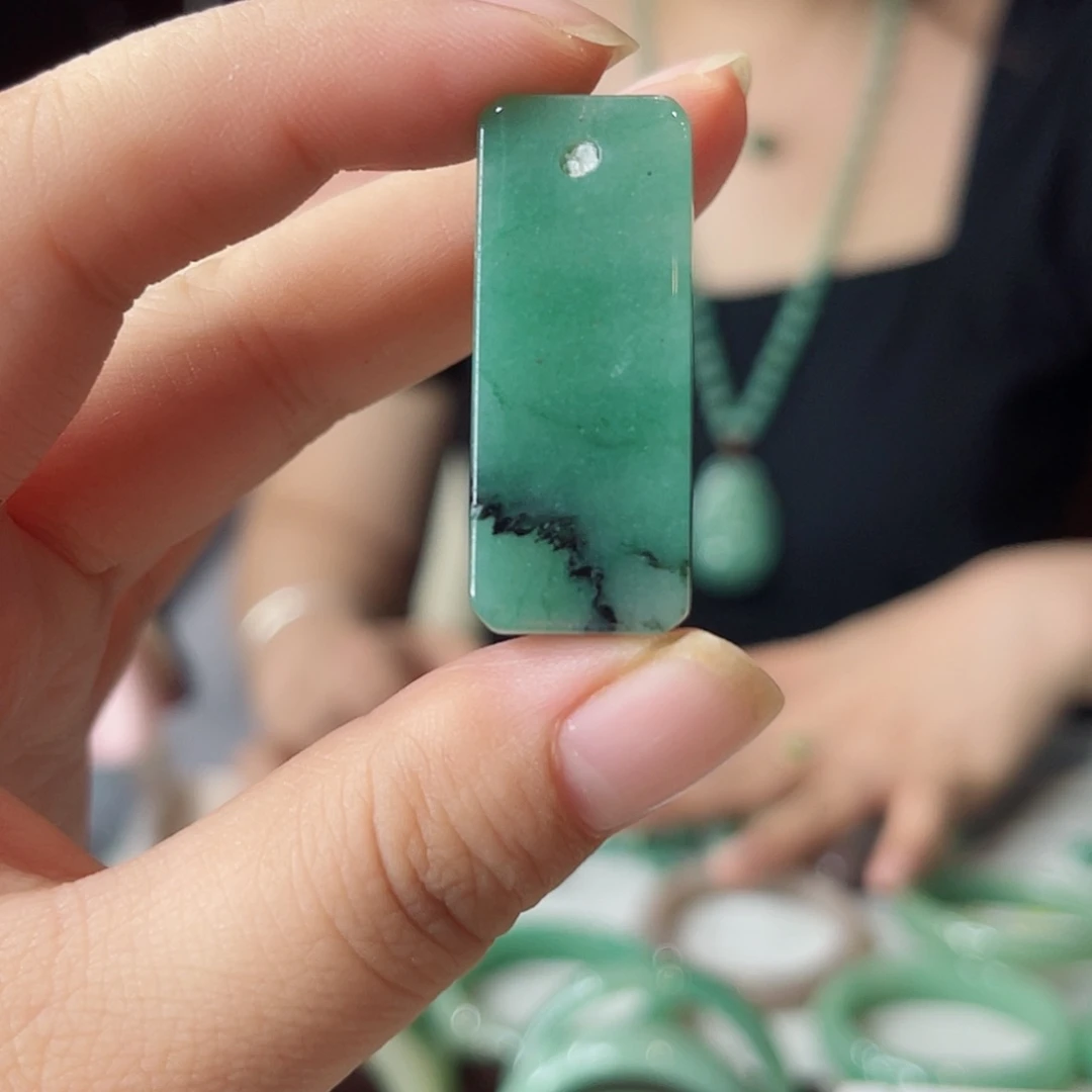 密玉（石英质玉）未镶嵌颈饰