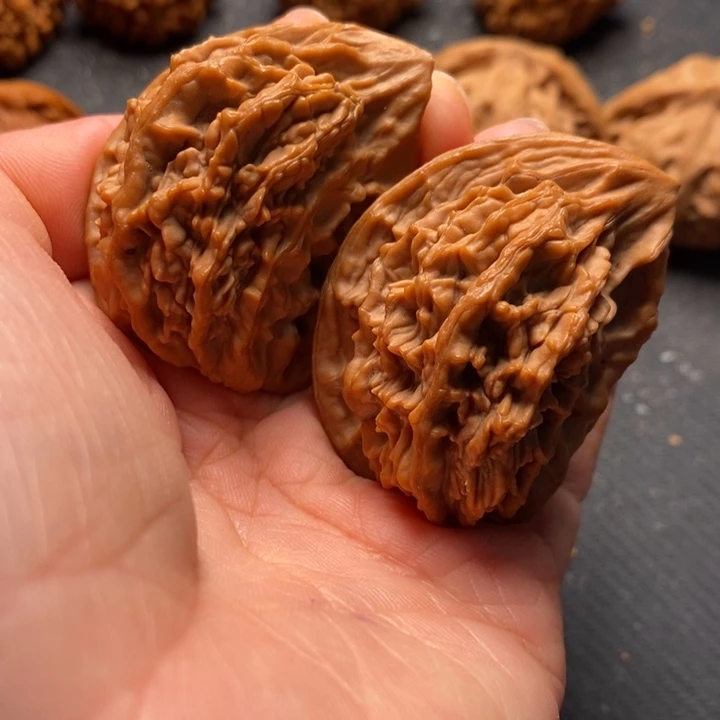秦岭野生文玩核桃