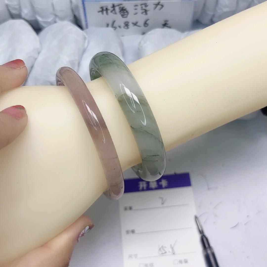 石英质玉未镶嵌手镯2/5655