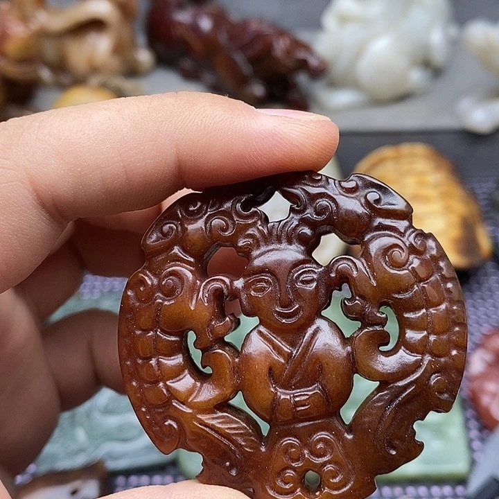 未镶嵌蛇纹石玉颈饰