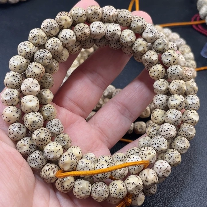 吊坠星月菩提雕刻奶酪120颗