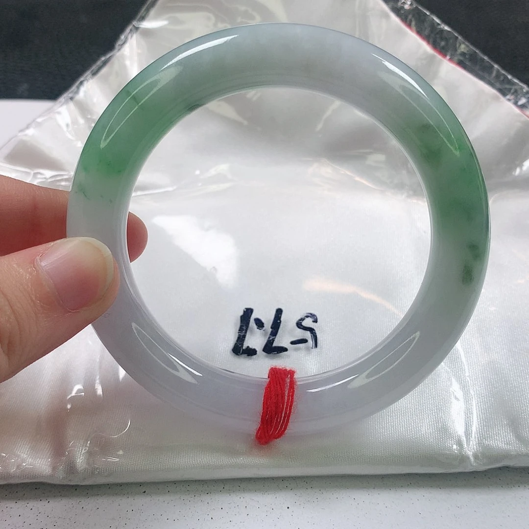 未镶嵌手镯（圆镯）翡翠394