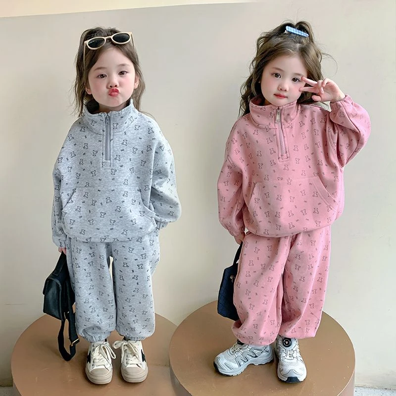 女童满印小熊套装2025新款春秋款儿童时髦宝宝休闲卫衣卫裤两件套