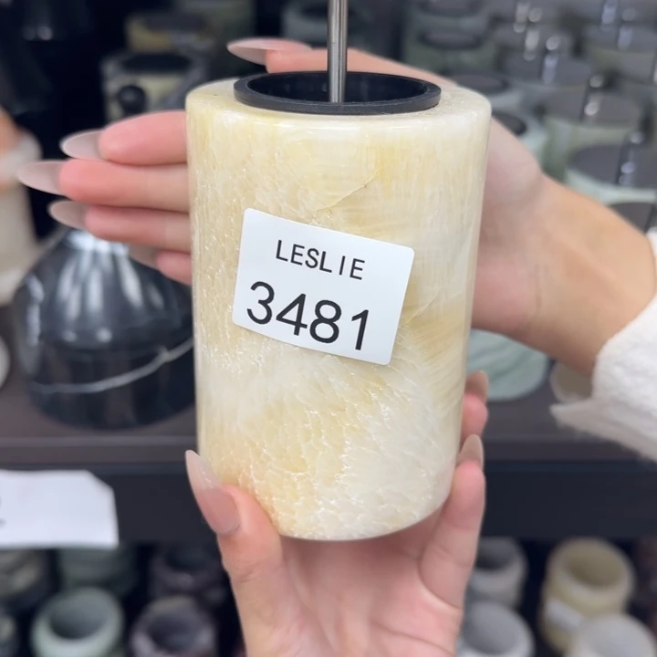 X3481.              罐