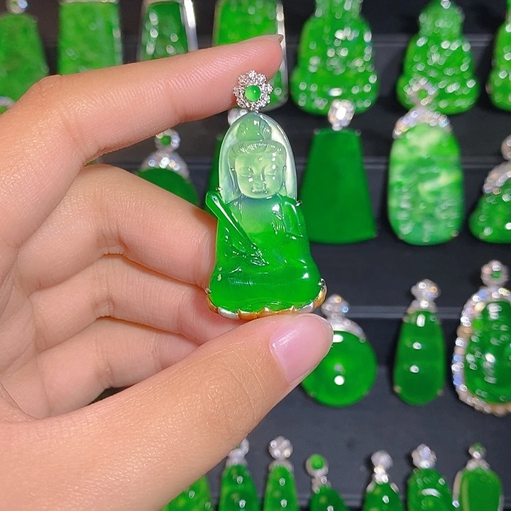 翡翠18K金镶嵌颈饰uu