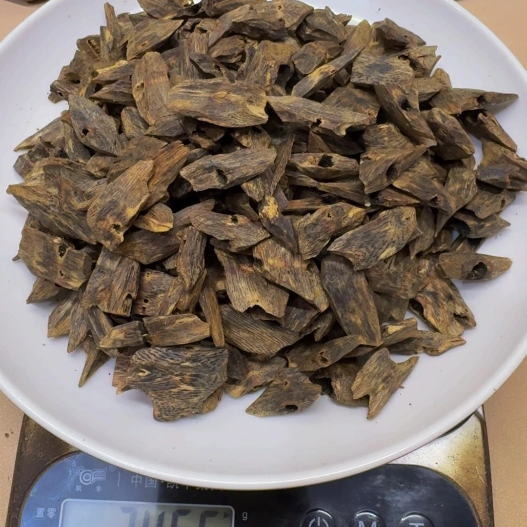W***r沉香碎屑沉香乌身圆叶高端块料246克