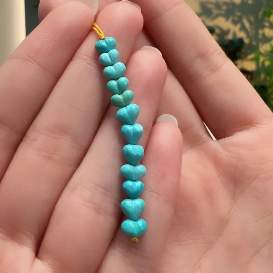 绿松石未镶嵌颈饰