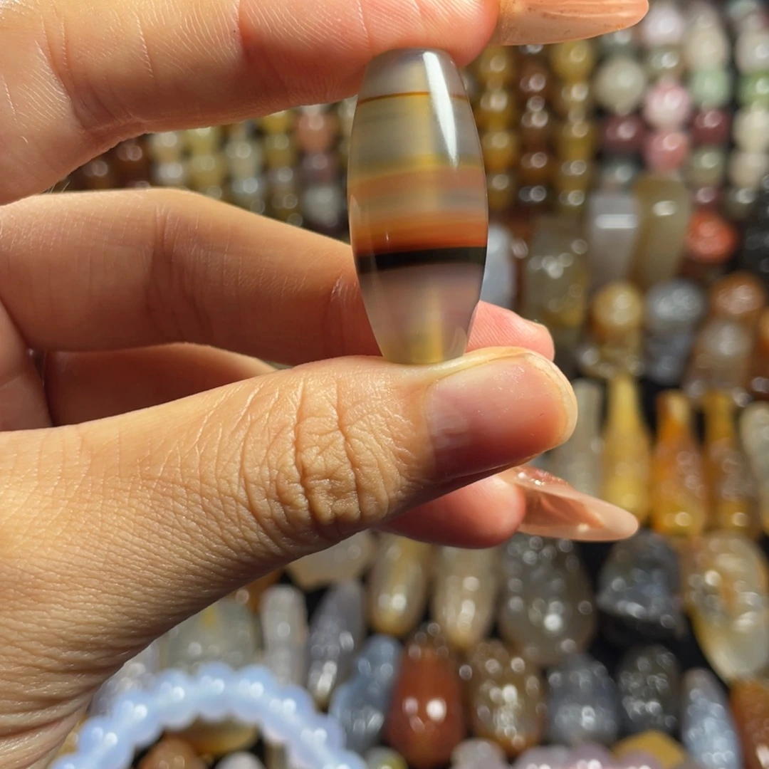 玛瑙/玉髓未镶嵌珠宝奇石