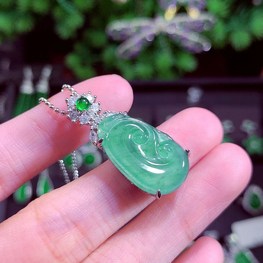 颈饰未镶嵌翡翠天然