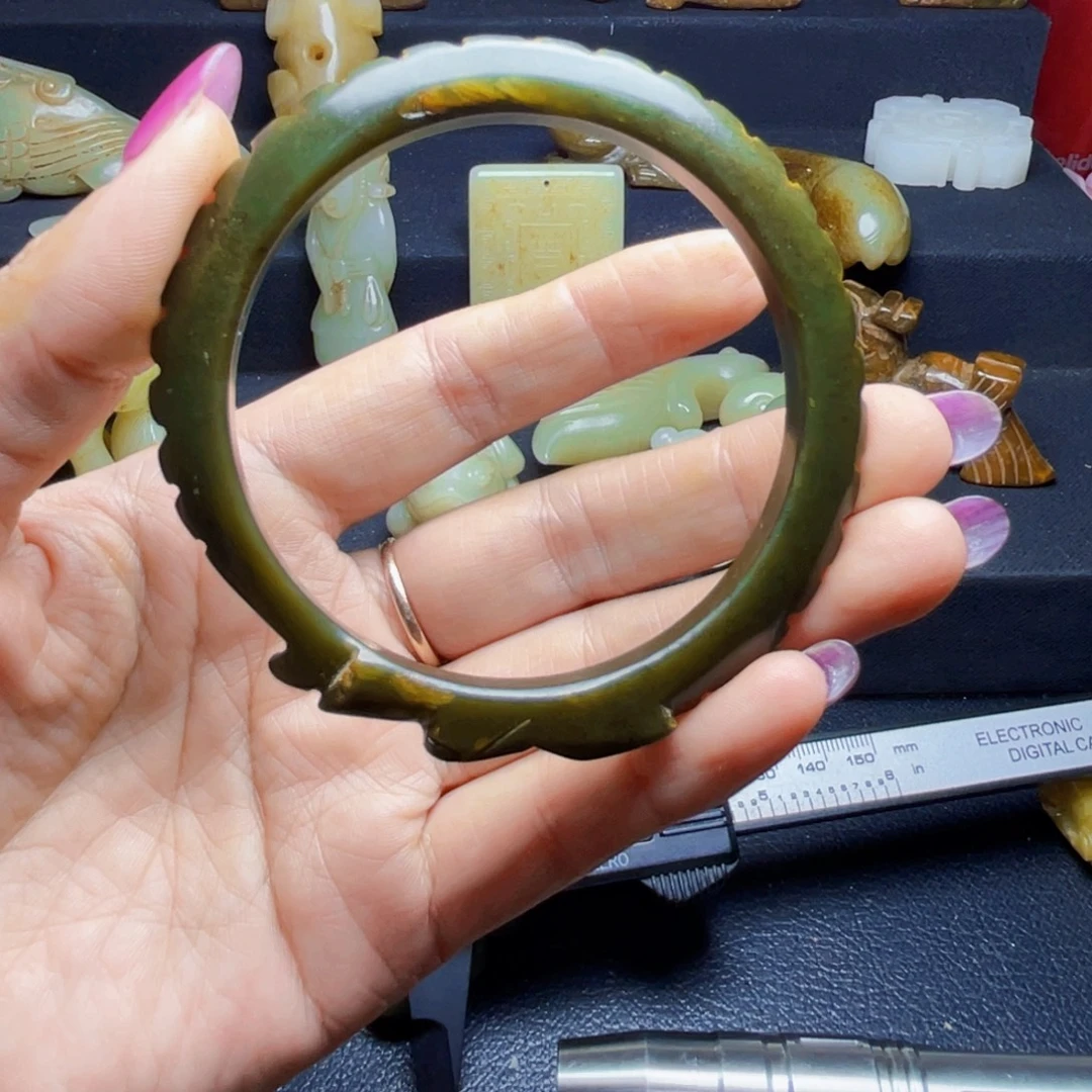 a***汉岫岩老玉（透闪石质玉）未镶嵌颈饰