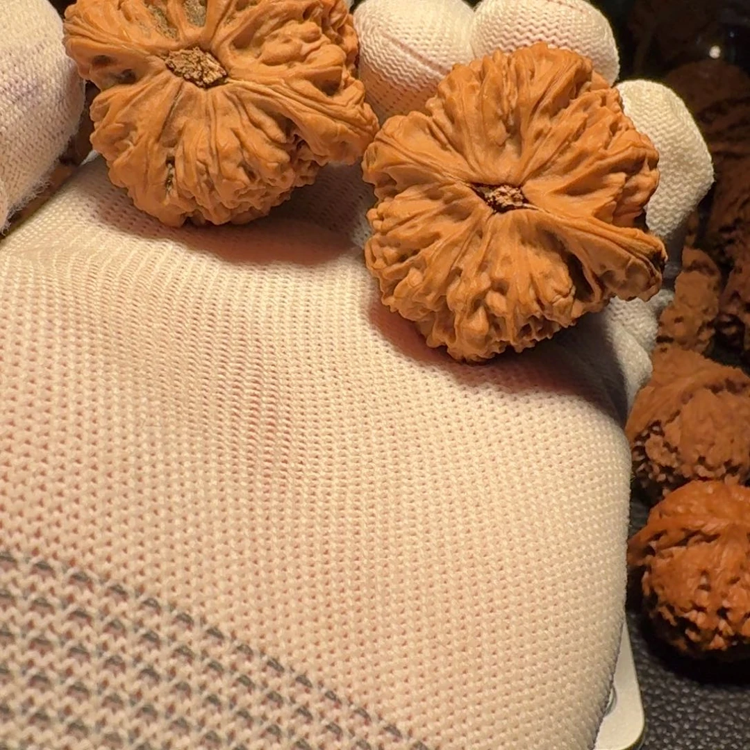 白***️吊坠文玩核桃有修有黄有色差