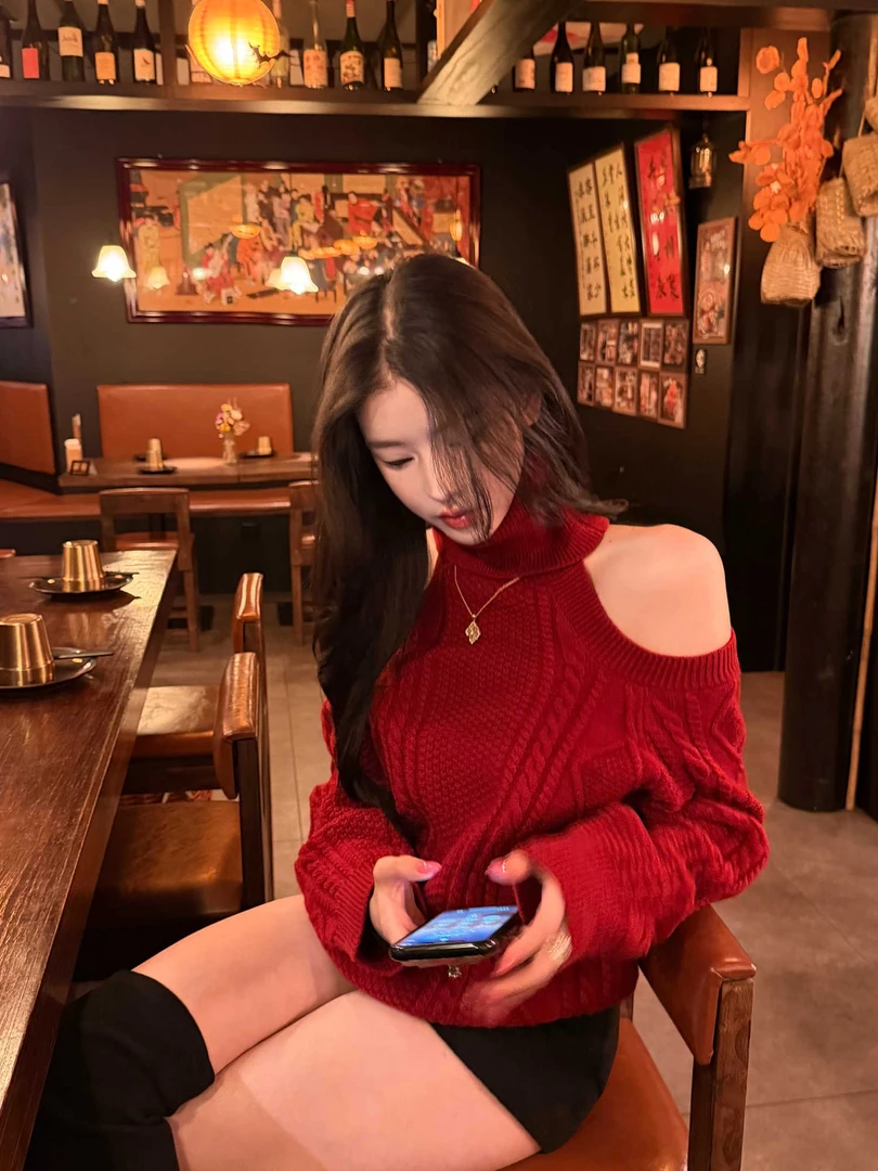 法式高领翻领露肩纯欲风毛衣女秋冬季慵懒感针织长袖宽松显瘦上衣