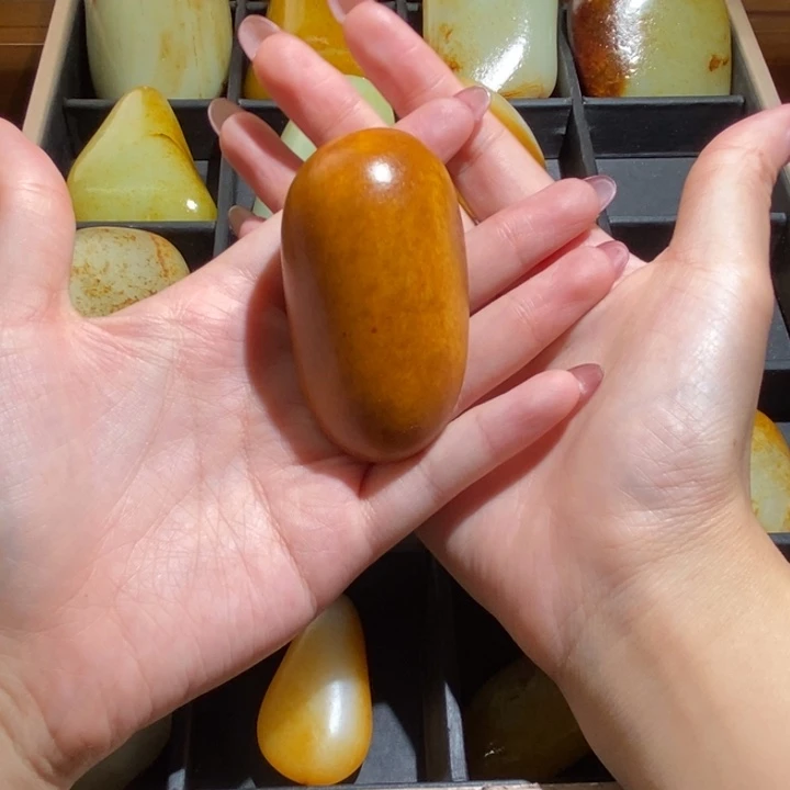 和田玉（糖玉）未镶嵌颈饰勇**前