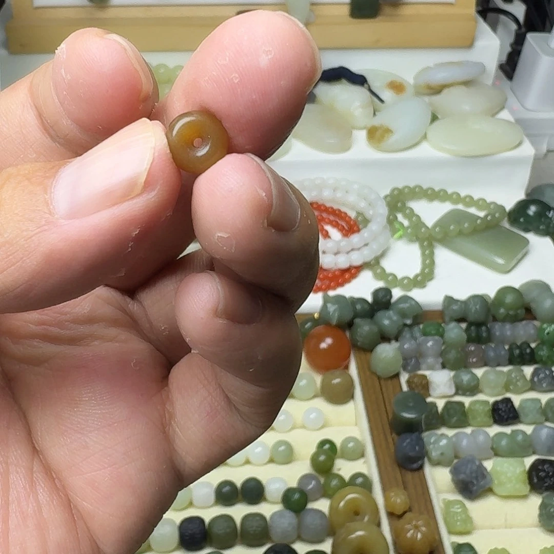 和田玉未镶嵌珠宝半成品和田玉糖料小药片8㎜