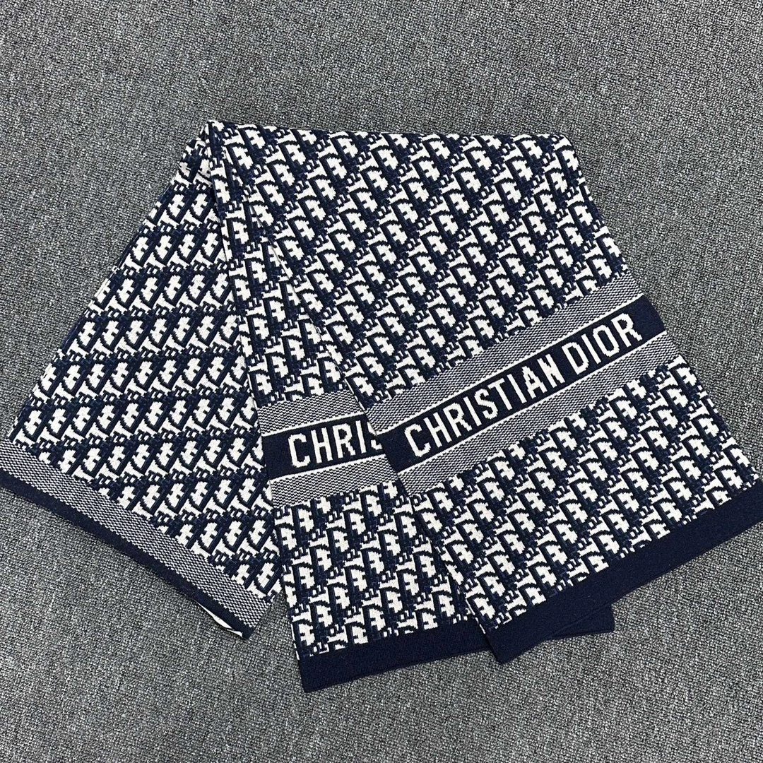 99新 DIOR/迪奥 双面老花满印羊绒混纺围巾 Dior/迪奥/57521