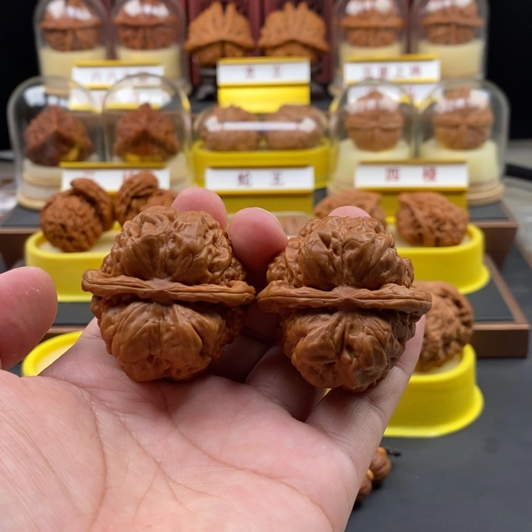 文玩核桃吊坠蛤蟆头，尺寸43