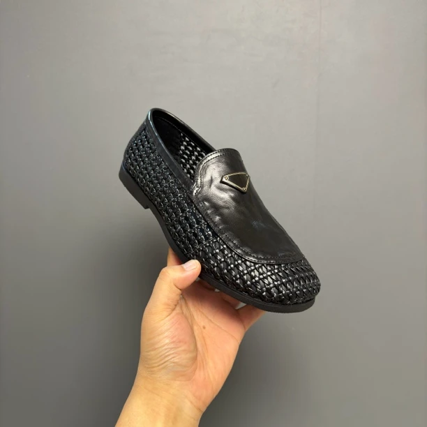 2560高端品质男鞋男士时尚休闲黑色商务平底压花漆皮尖头