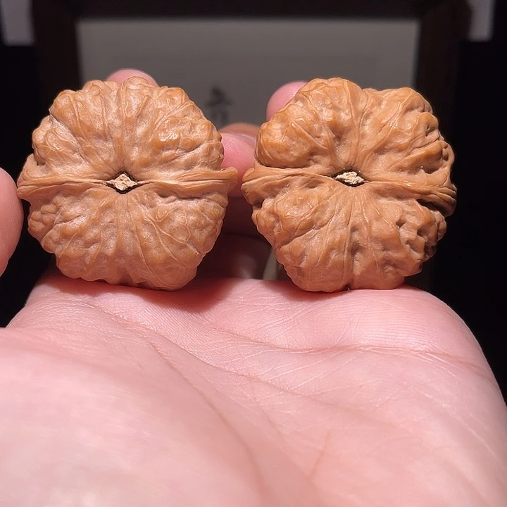 富***人核桃把件蛤蟆头