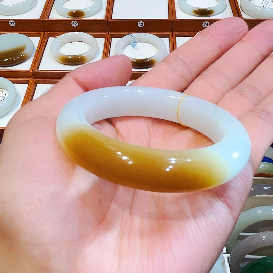 未镶嵌手镯和田玉且末一抹红糖54 55