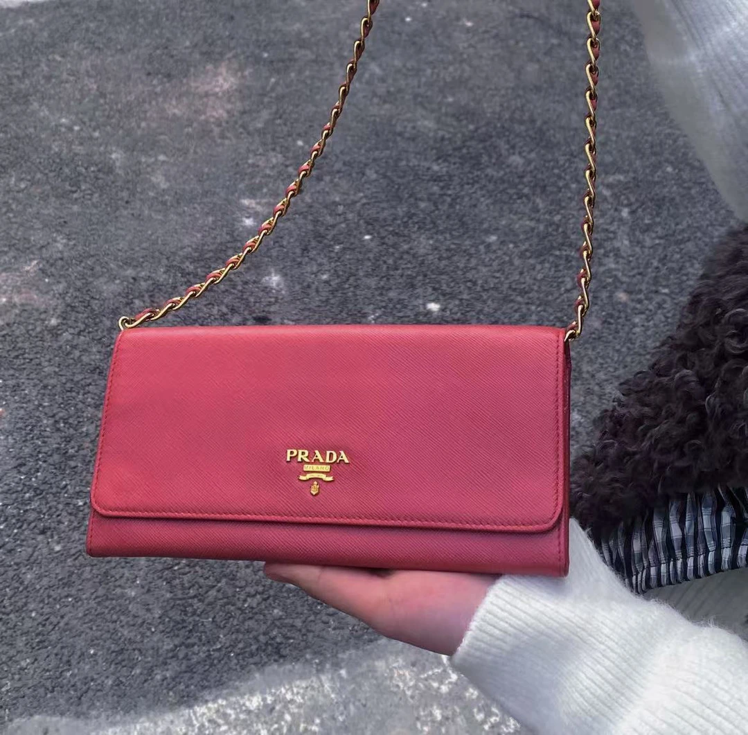 95新 Prada/普拉达 prada粉色翻盖woc单肩包