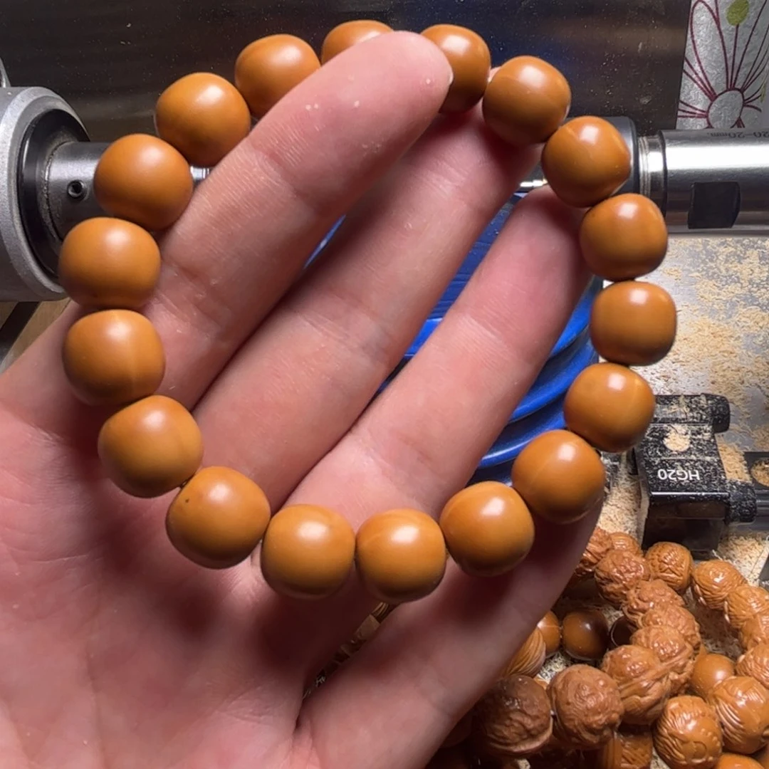猴头核桃手串瑕疵