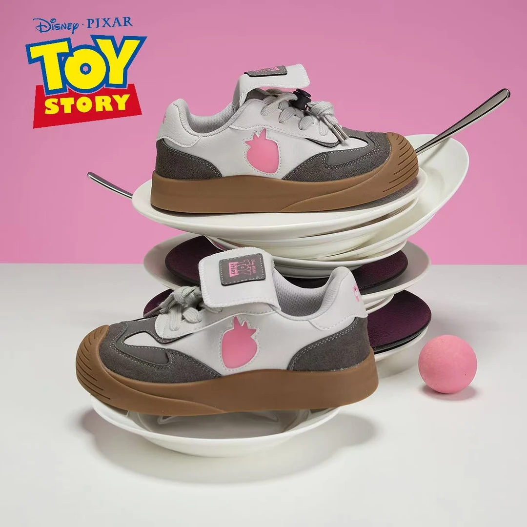 草莓熊男女童学生党女鞋新款舒适街头德训鞋羽绒服搭配款