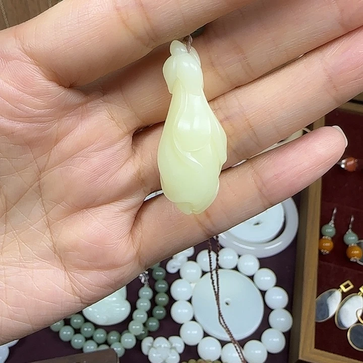 颈饰未镶嵌和田玉