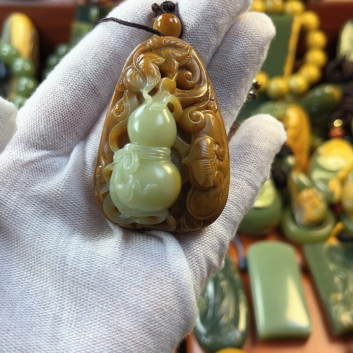 岫岩河磨玉（透闪石质玉）颈饰未镶嵌小*崽