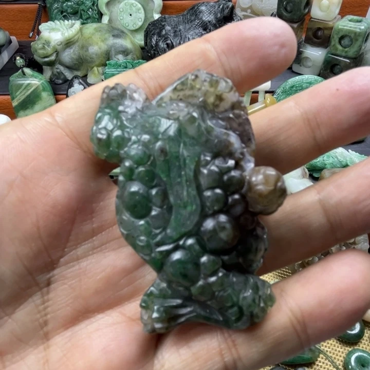 独山玉未镶嵌珠宝半成品