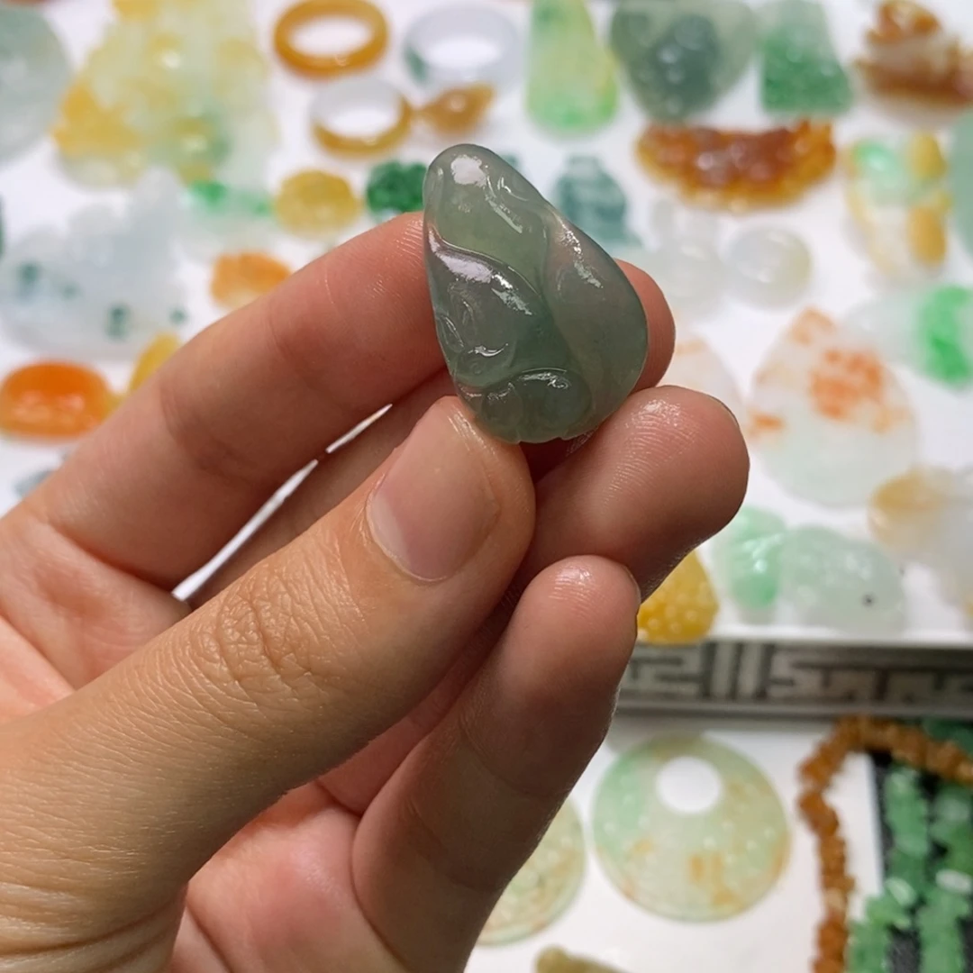 定制翡翠未镶嵌吊坠