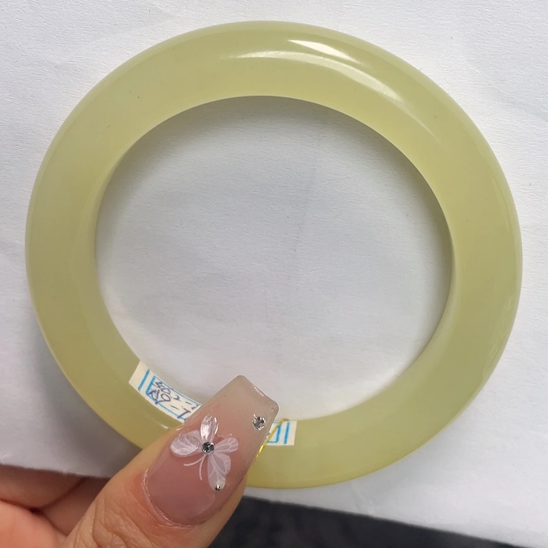 和田玉未镶嵌手镯冰黄口！56