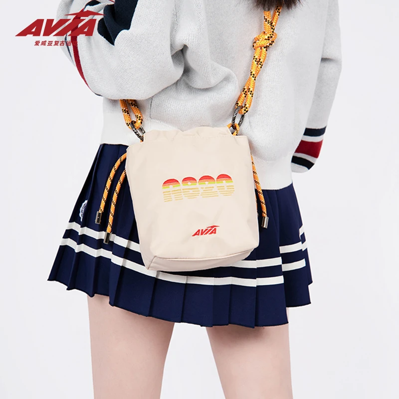 AVIA爱威亚A820复古运动斜跨包时尚潮流百搭单肩包