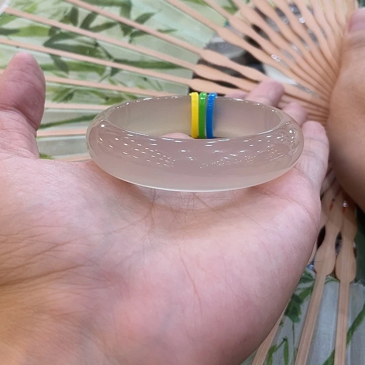 *****玛瑙/玉髓手镯未镶嵌