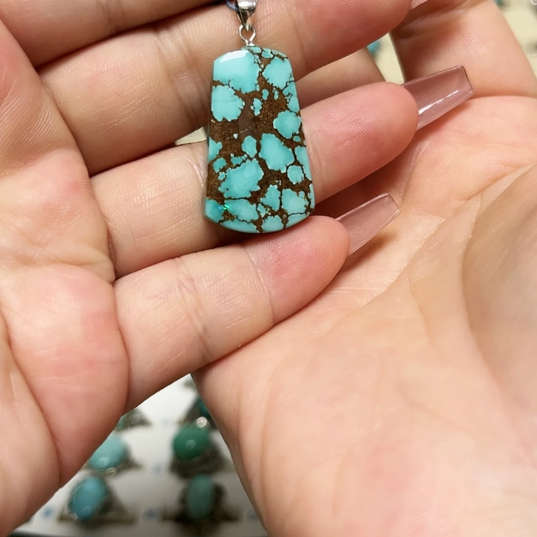 【闪购商品】未镶嵌绿松石珠宝奇石