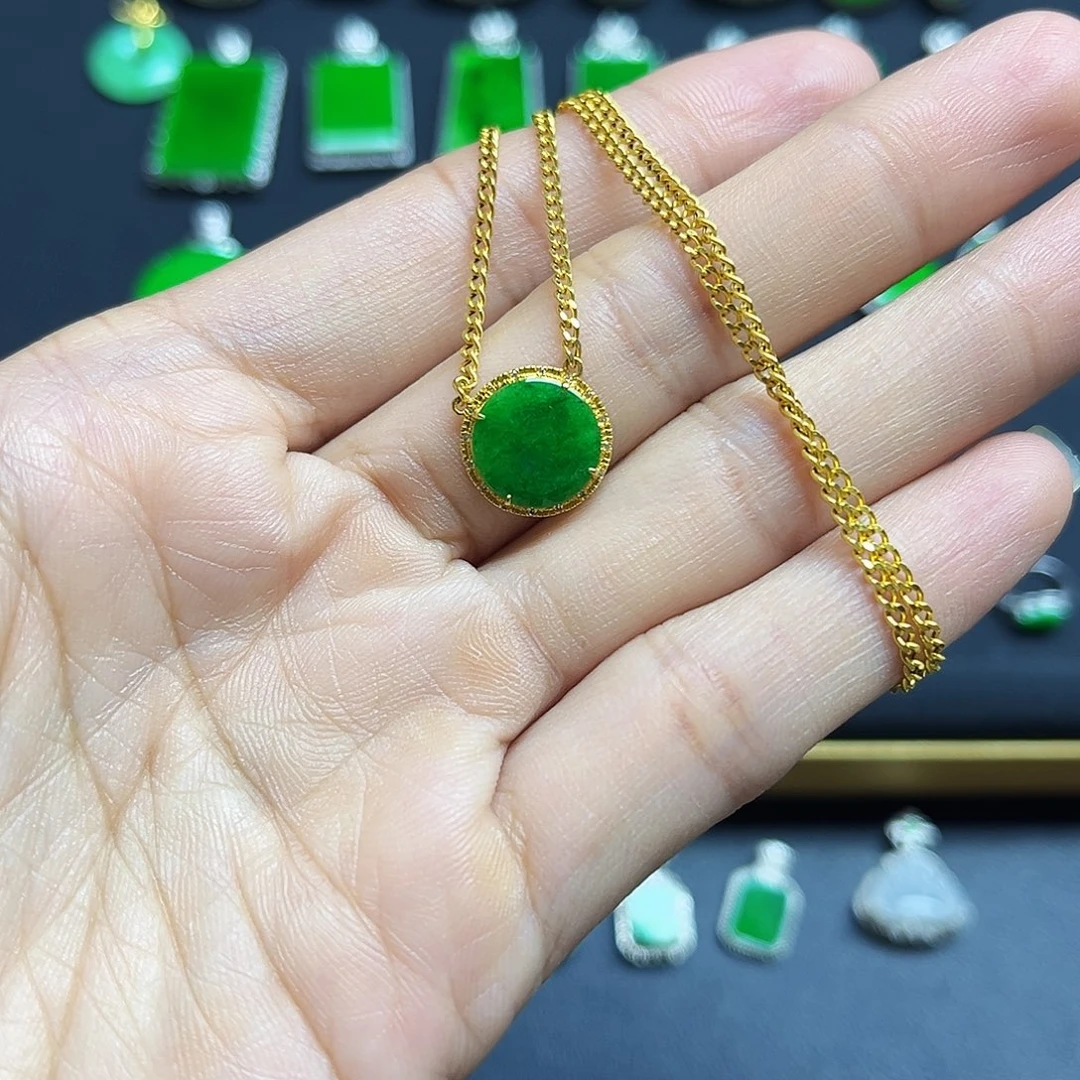翡翠18K金镶嵌颈饰
