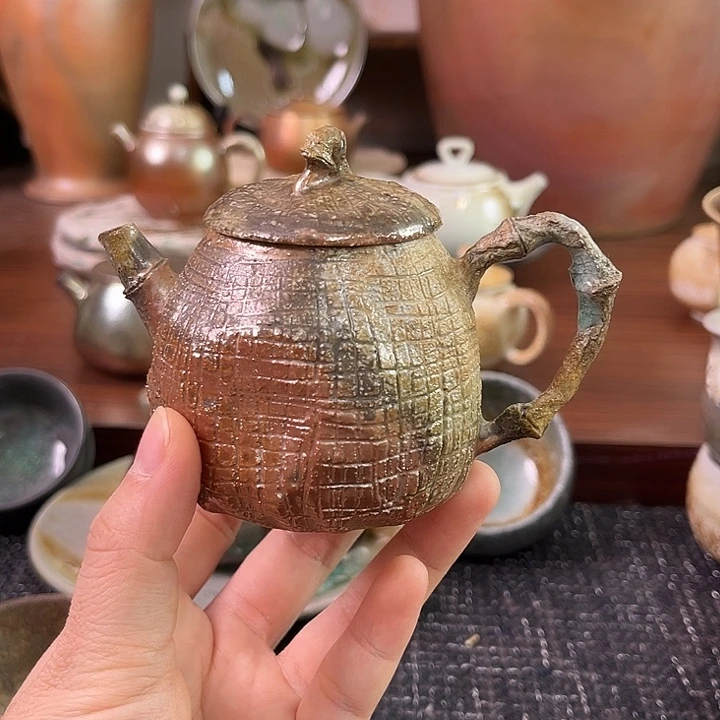 粗陶柴烧手捏竹节壶