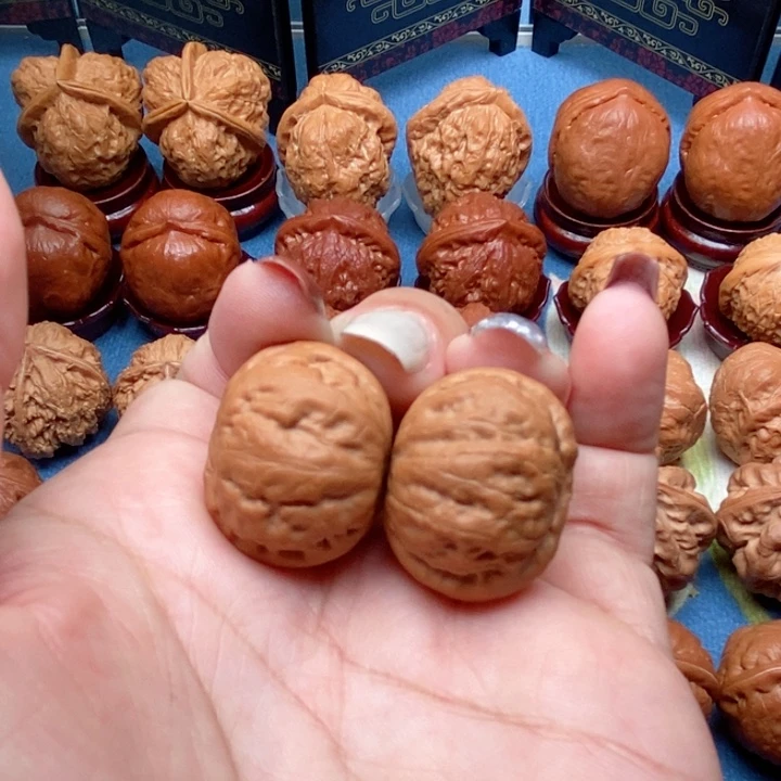 竹***士文玩核桃把件玉石