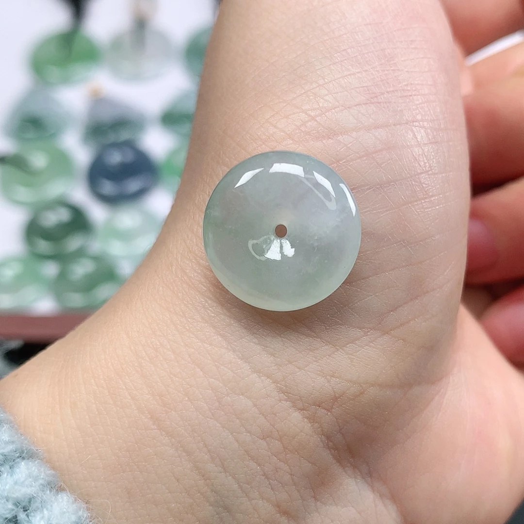 翡翠颈饰未镶嵌平安