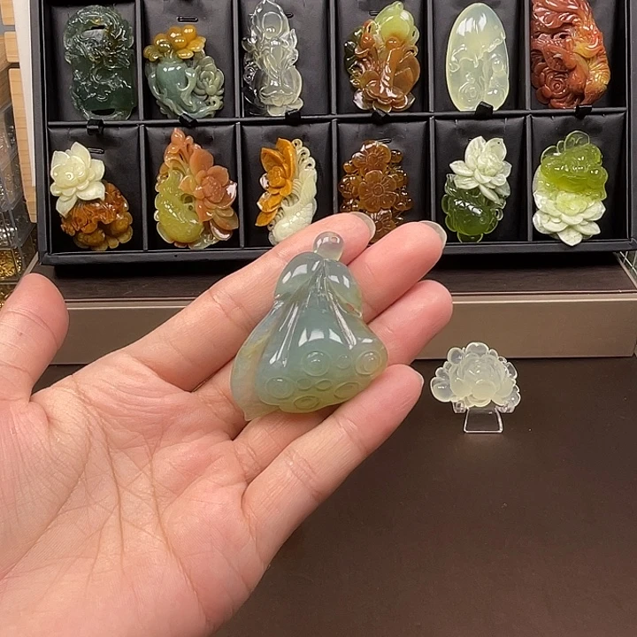 安****蛇纹石玉未镶嵌吊坠(不含链)