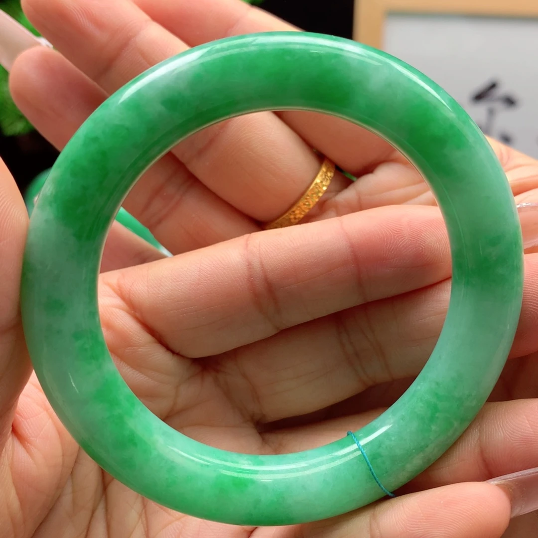 未镶嵌手镯翡翠缅甸