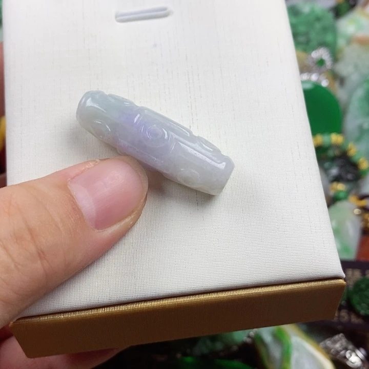 吊坠(赠链)未镶嵌翡翠