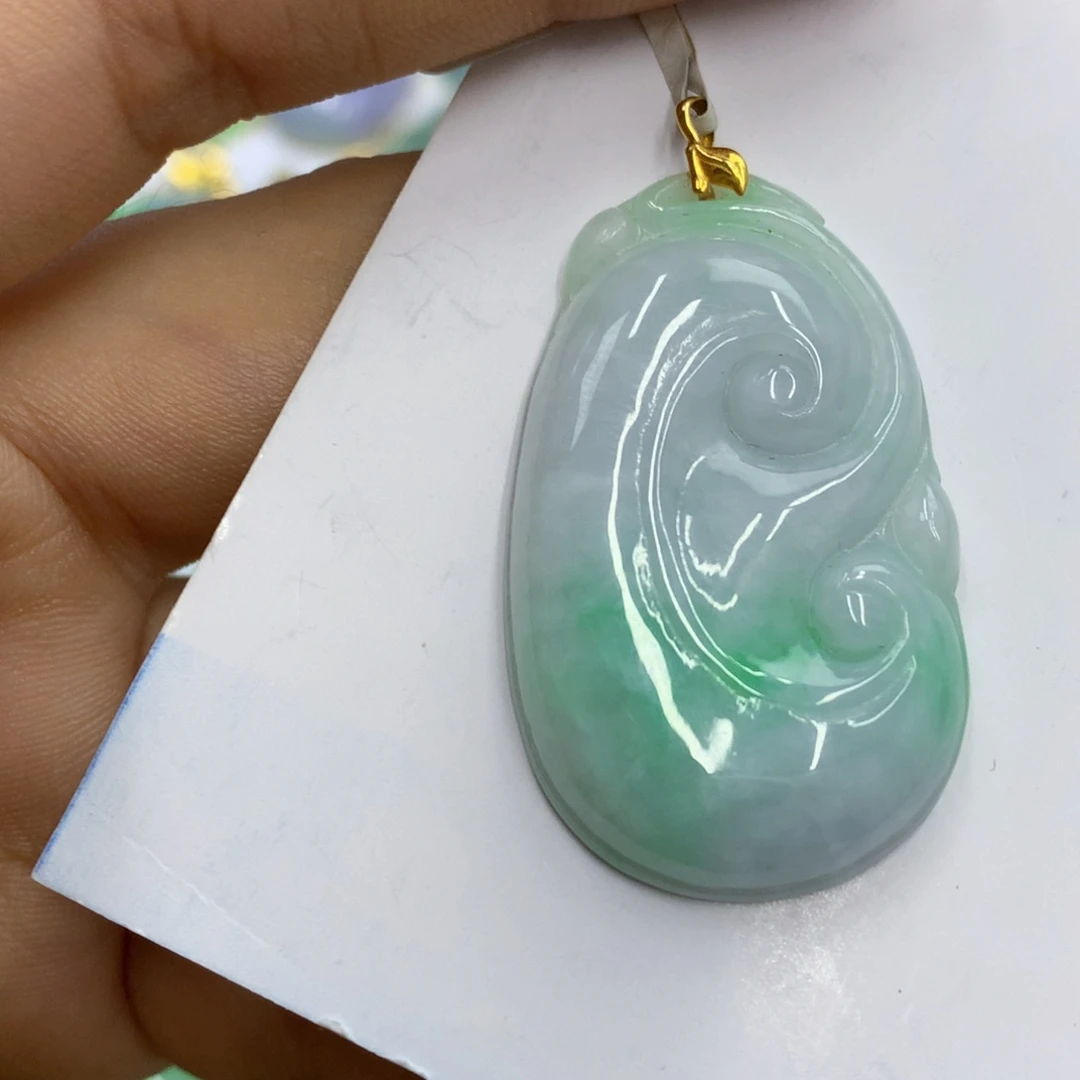 翡翠18K金镶嵌颈饰翡翠