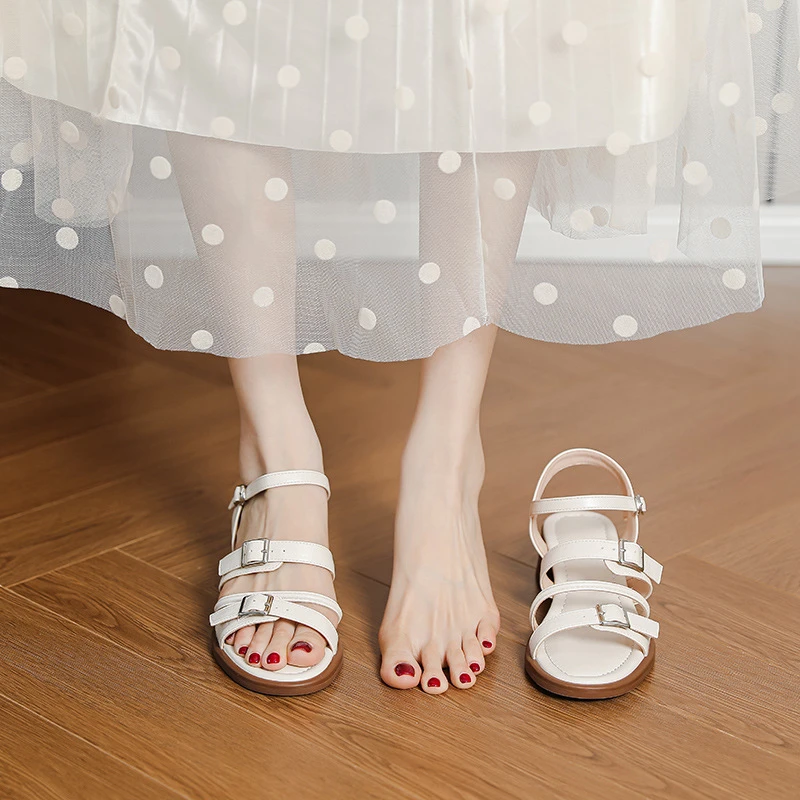 复古中跟凉鞋女夏季新款英伦风细带一字扣粗跟踩屎感露趾罗马鞋女